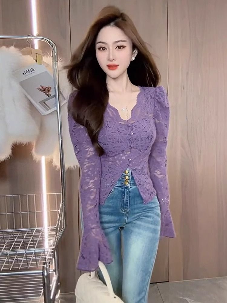 女裝V領蕾絲打底衫秋冬修身小衫內搭設計感鏤空顯瘦氣質長袖上衣