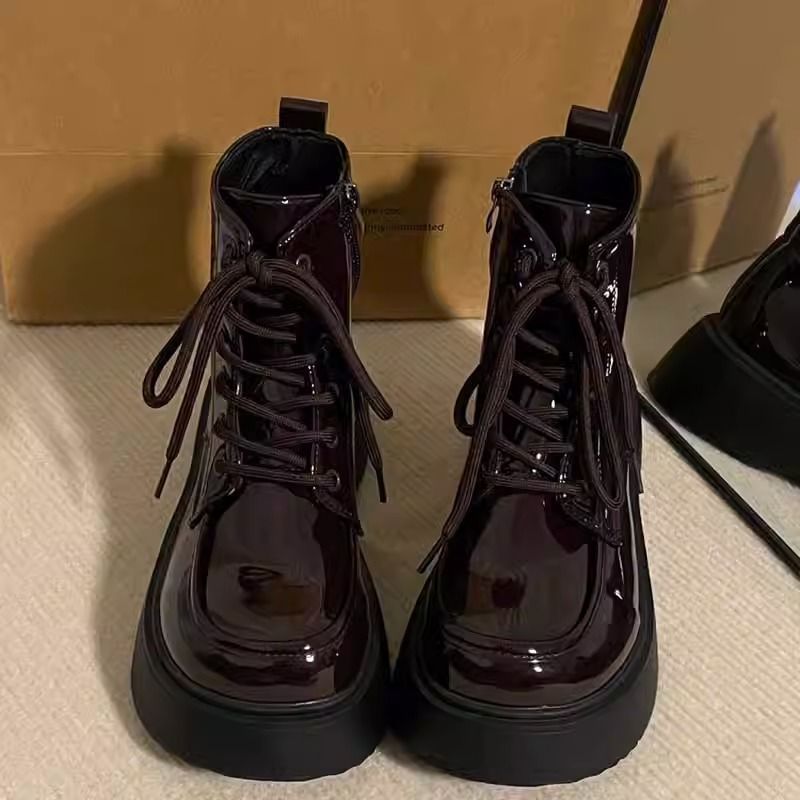 Retro sweet and cool Martin boots for women 2023 autumn and winter plus velvet new ins British style thick soles and heightening explosive short boots
