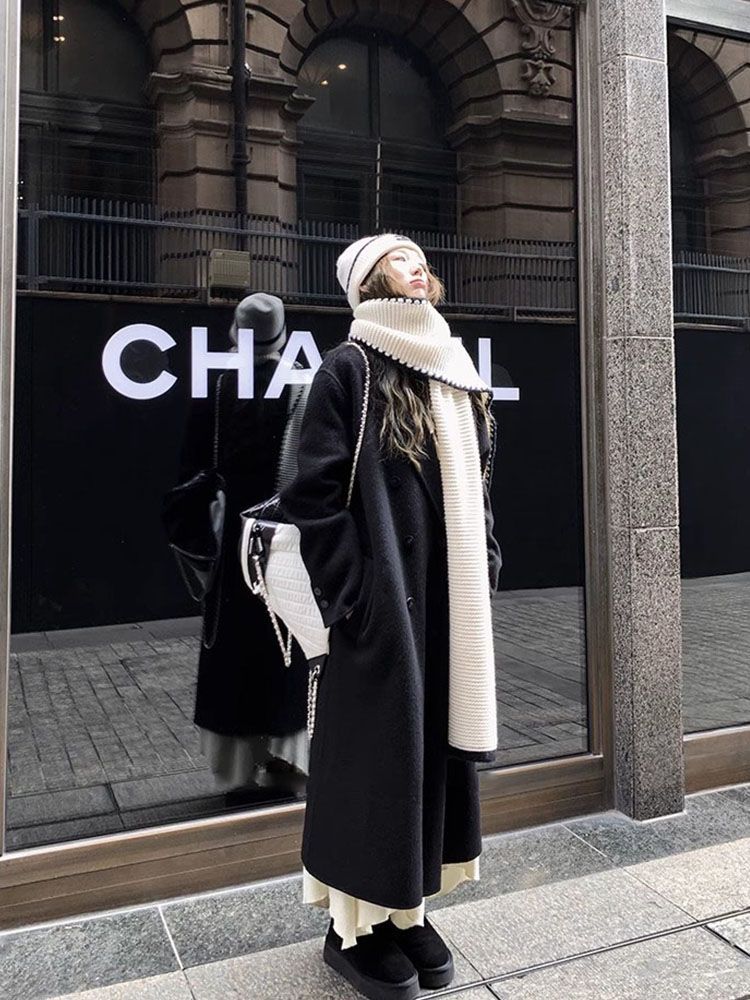 Autumn and winter 2022 new black suit-style woolen coat women's Hepburn style high-end winter wear shoulder woolen coat