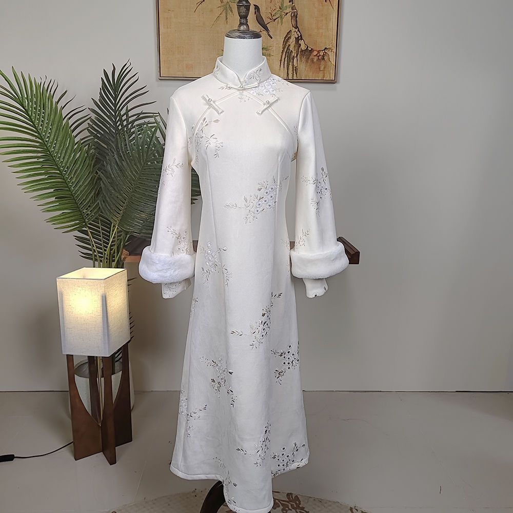 2023年秋冬季新款刺繡長袖加絨加厚改良款新中式高端旗袍連衣裙女