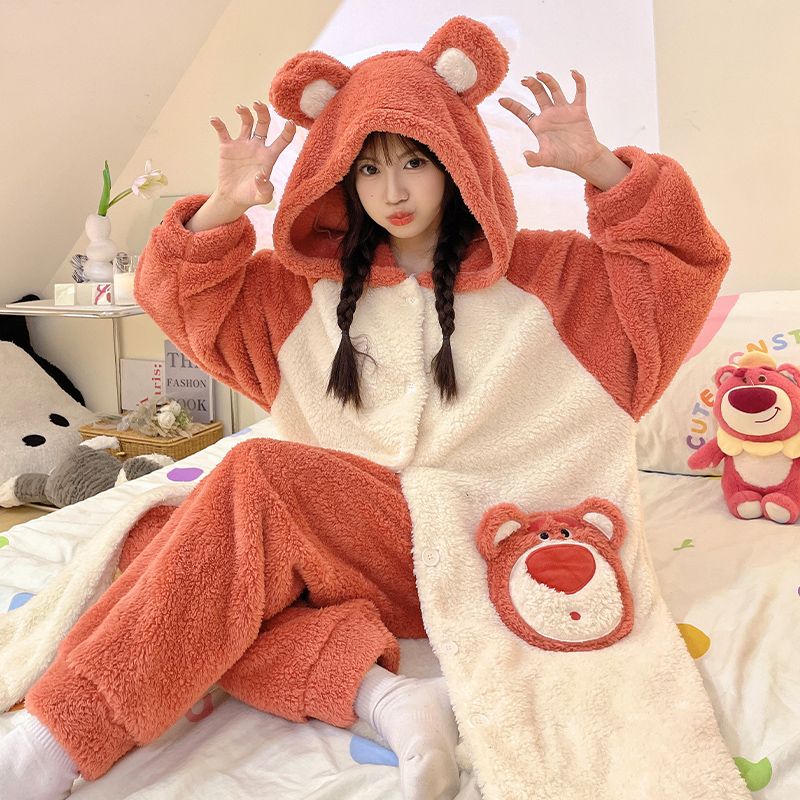 冬季新款加厚珊瑚絨睡袍女卡通可愛草莓熊連帽寬鬆睡衣家居服套裝