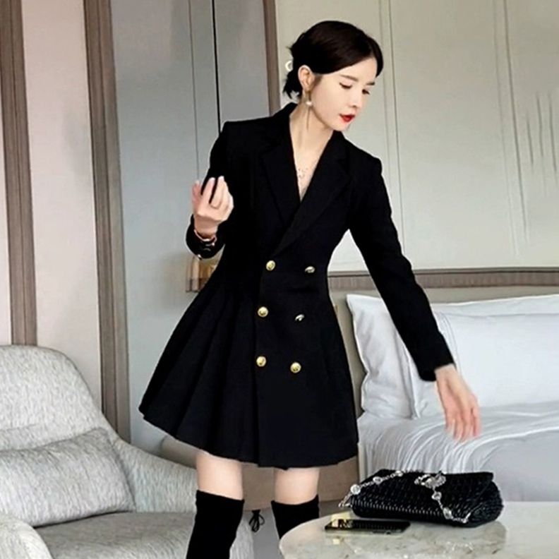 赫本風黑色長袖連衣裙女秋裝2023新款氣質女神范高級感西裝百褶裙