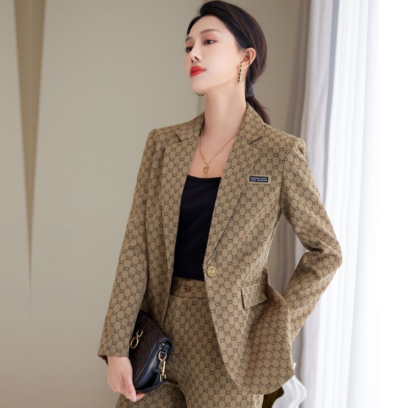 卡其色西裝外套女秋冬2023新款高級感時尚洋氣小個子休閒西服套裝