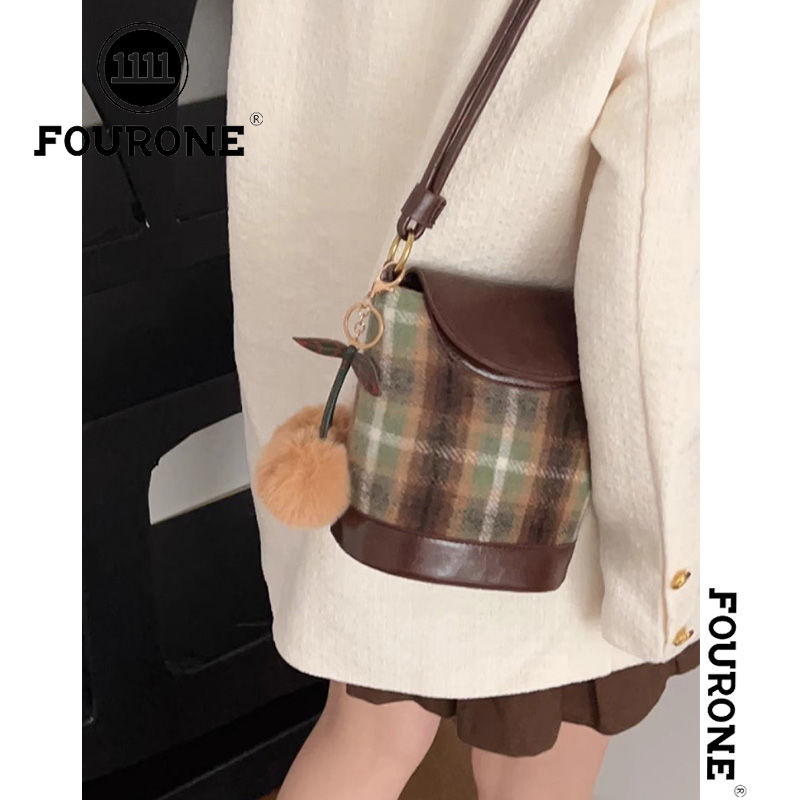 Wool plaid mobile phone bag women's new single shoulder crossbody bag high-end retro armpit bucket bag