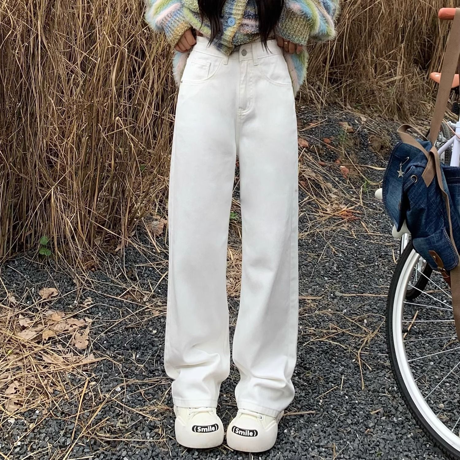 美拉德白色窄版直筒牛仔褲女2023秋冬新款寬鬆高腰顯瘦百搭闊腿褲