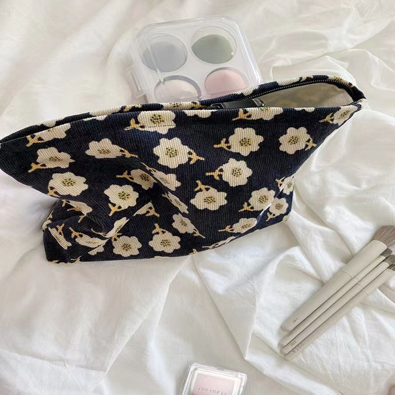 Cosmetic bag for women, large capacity ins storage bag, high-end simple handbag, portable out-and-out cosmetic bag