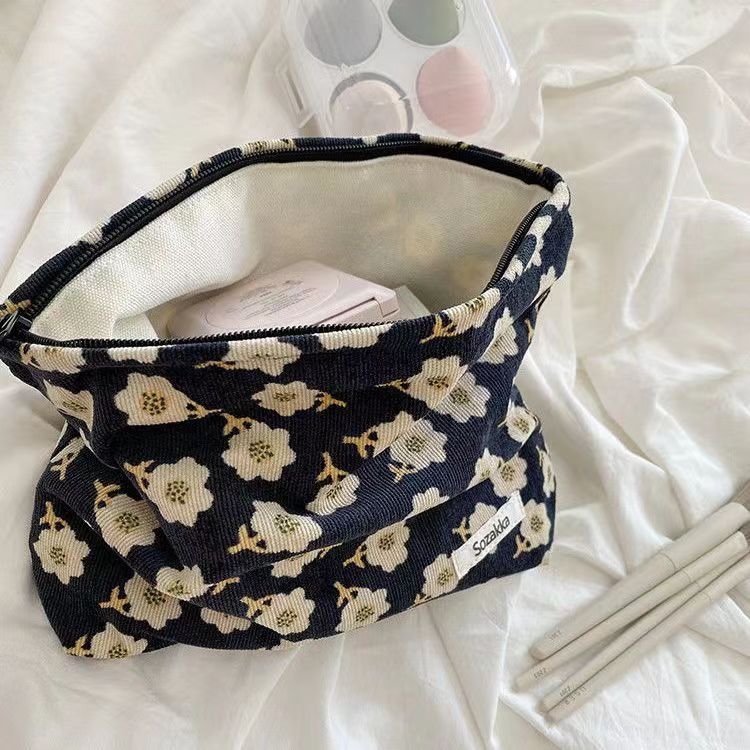 Cosmetic bag for women, large capacity ins storage bag, high-end simple handbag, portable out-and-out cosmetic bag