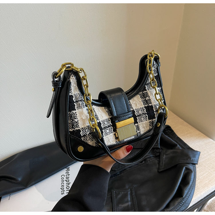 Luxuriöse Damentasche mit klassischem Design und Kette. Neue All-in-One-Umhängetasche im Retro-Stil mit Karomuster_voghion.com