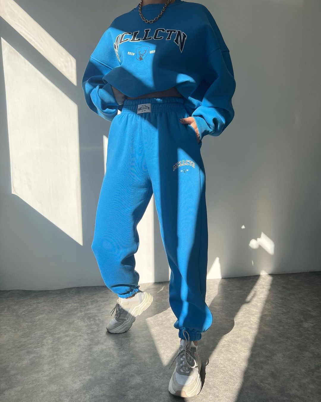 2023 Women's casual fashion printed thickened plush sweater long sleeved pants set_voghion.com