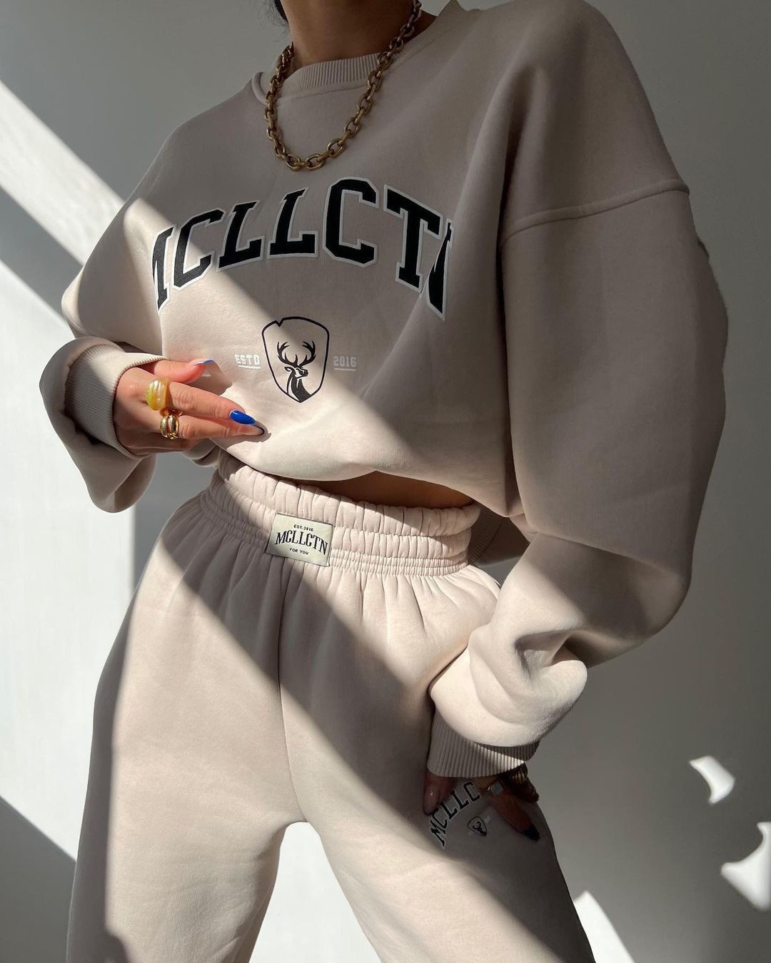 2023 Women's casual fashion printed thickened plush sweater long sleeved pants set_voghion.com