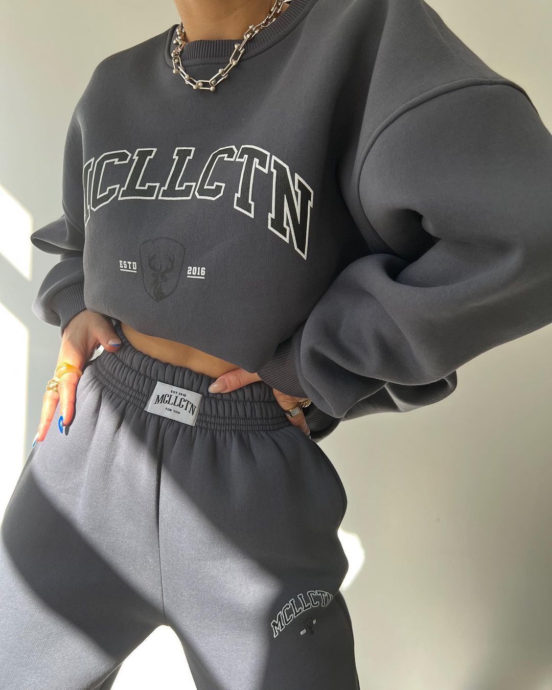 2023 Women's casual fashion printed thickened plush sweater long sleeved pants set_voghion.com