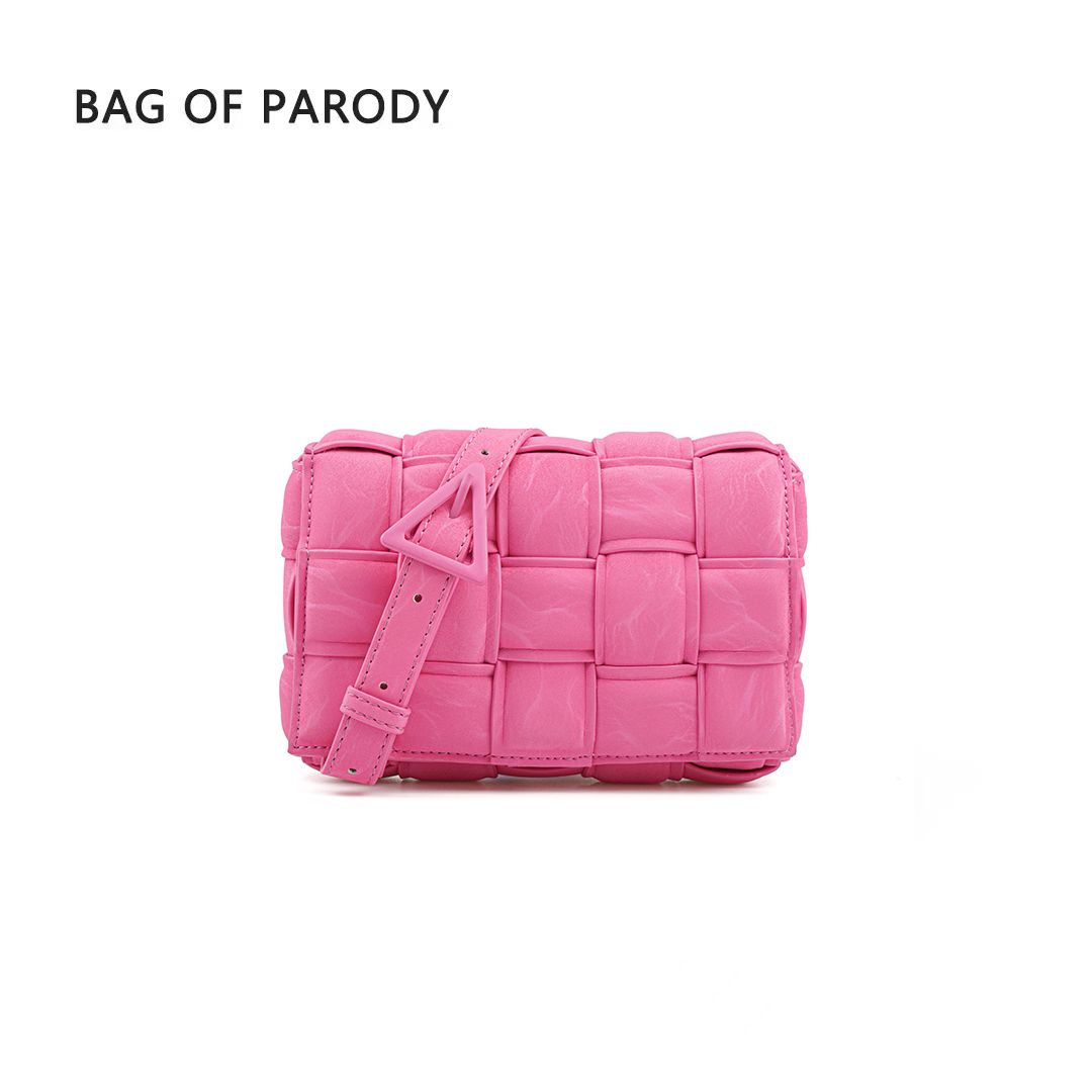 di Parody Design Woven 2023 Nuova borsa rosa quadrata piccola a tracolla con una spalla per donna_voghion.com