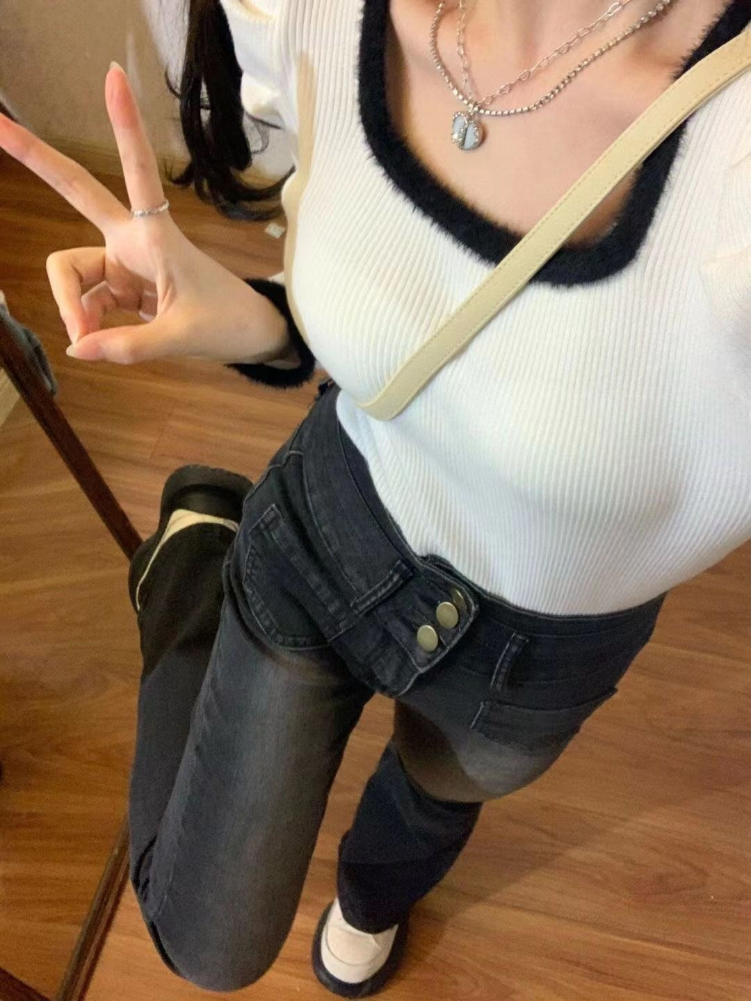 甜辣妹德絨方領秋冬打底衫女高級感毛絨袖子洋氣長袖T恤短款上衣