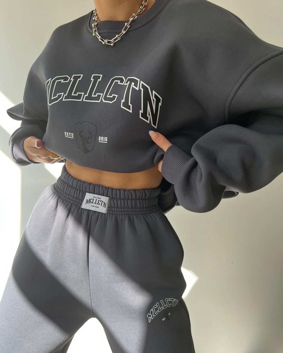2023 Women's casual fashion printed thickened plush sweater long sleeved pants set_voghion.com