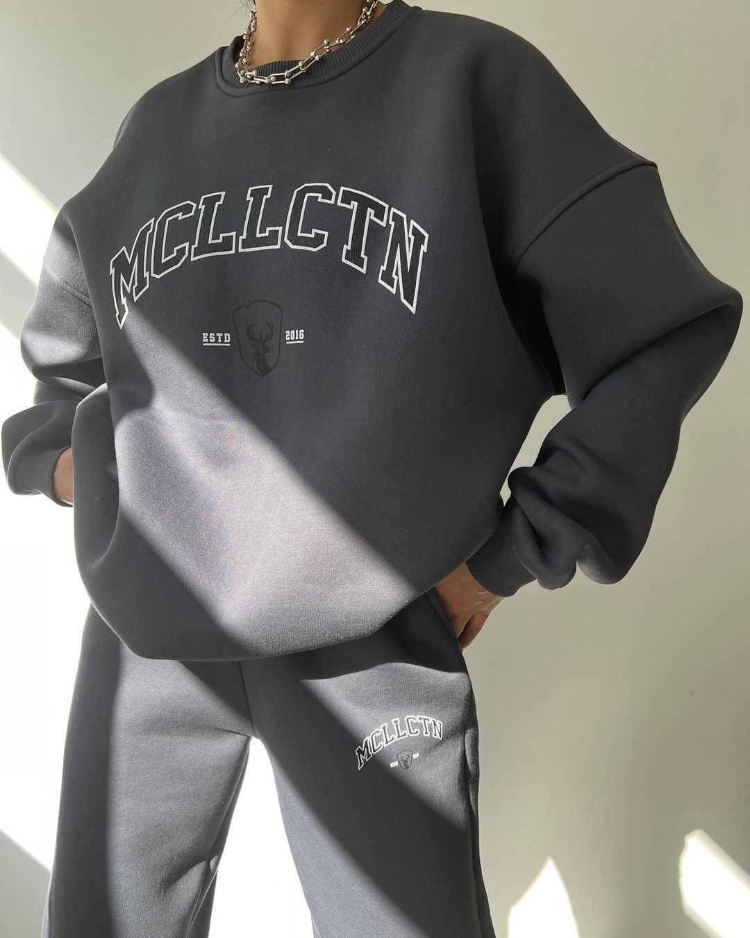 2023 Women's casual fashion printed thickened plush sweater long sleeved pants set_voghion.com