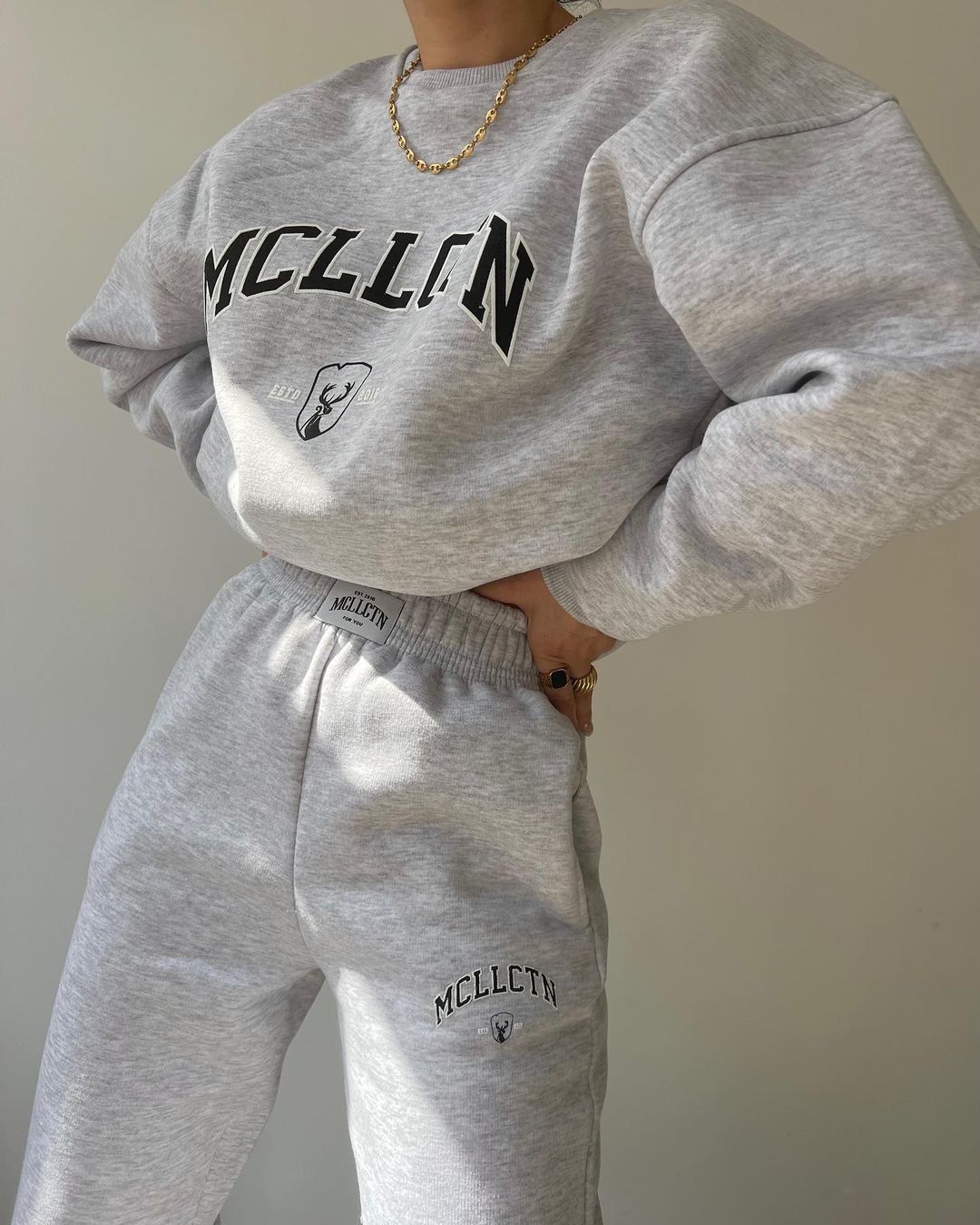2023 Women's casual fashion printed thickened plush sweater long sleeved pants set_voghion.com