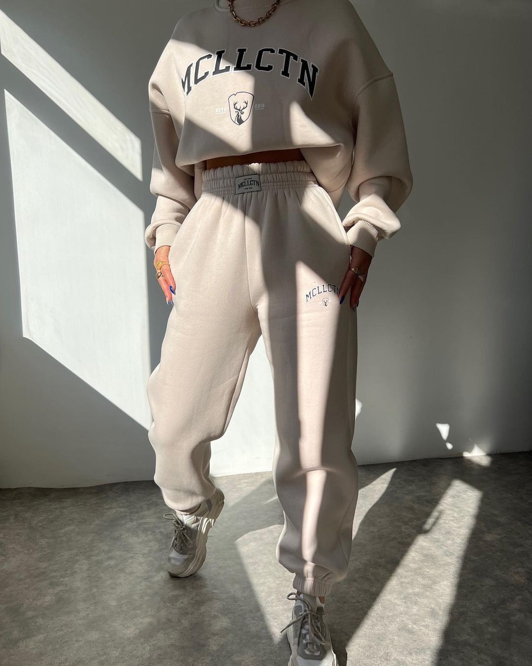 2023 Women's casual fashion printed thickened plush sweater long sleeved pants set_voghion.com