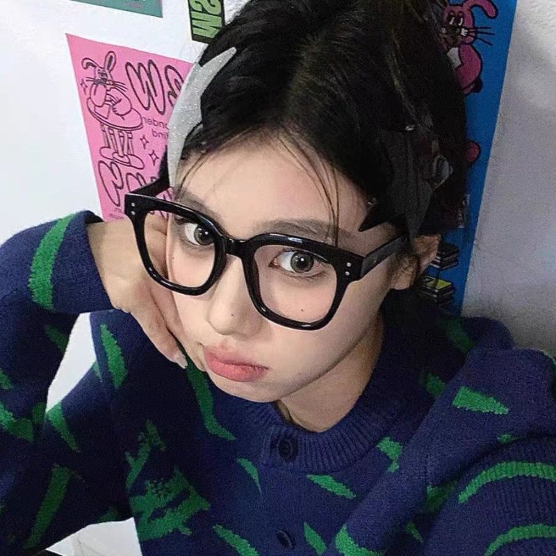 No-makeup Internet celebrity artifact black frame glasses flat mirror Korean style trendy glasses frame can be equipped with myopia slimming blue light degree