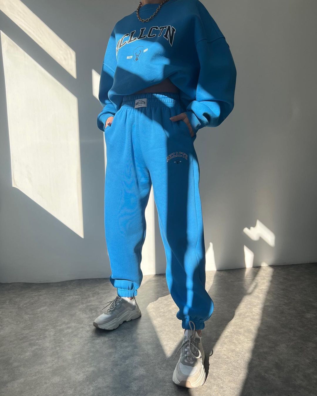 2023 Women's casual fashion printed thickened plush sweater long sleeved pants set_voghion.com