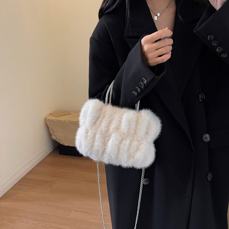 Katlanmış Bulutlu, Peluş ve Şık, Dışarı Çıkan Çapraz Çantalı Küçük Batılı 2023 Kış Yeni Peri_voghion.com