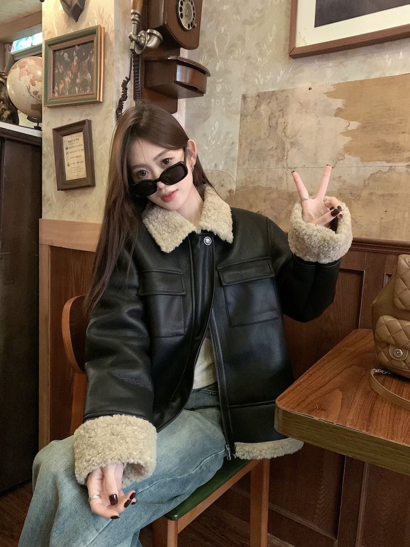 大碼毛絨拼接翻領PU皮衣外套女冬季加厚保暖皮毛一體寬鬆上衣