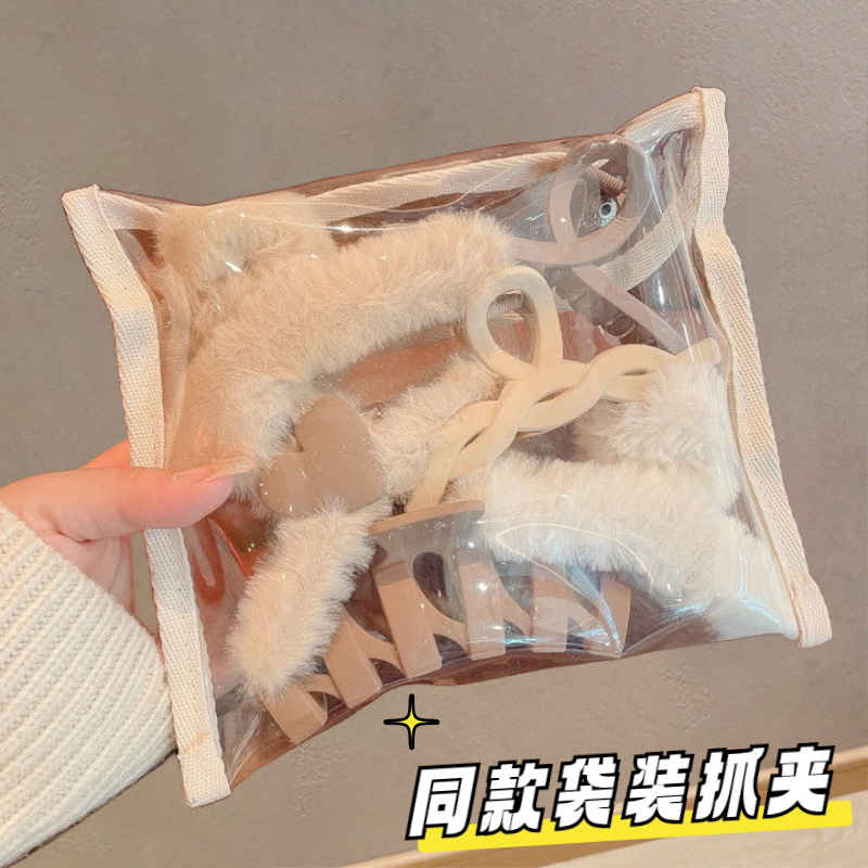 毛絨抓夾女2023新款高級感毛毛髮夾後腦勺大號鯊魚夾發卡夾子頭飾