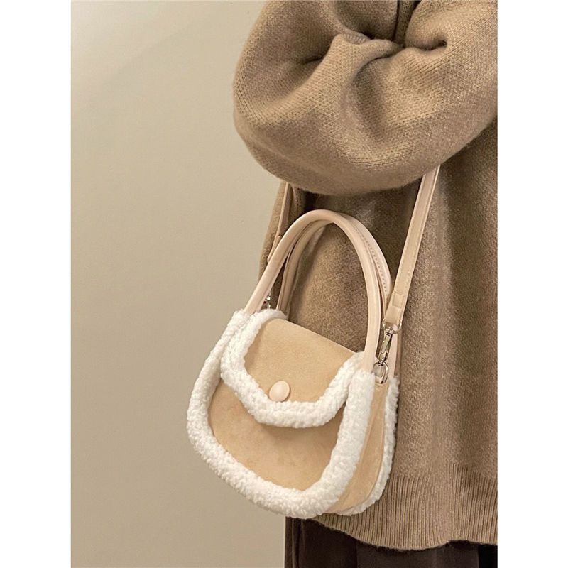 Autumn and winter French plush crossbody bag  new style plush bag Korean handbag hand-carried out single shoulder small square bag