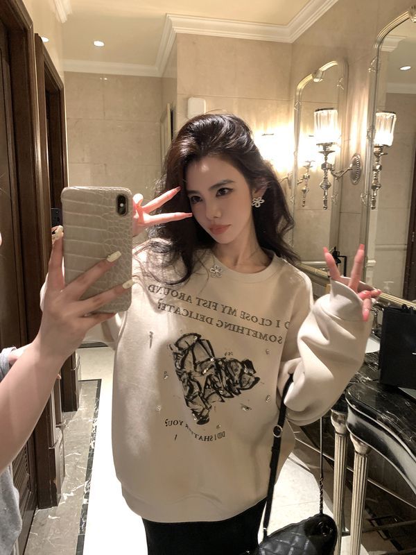 American retro round neck oversize sweatshirt for women in autumn and winter, loose and velvet thickened love printed top for small people