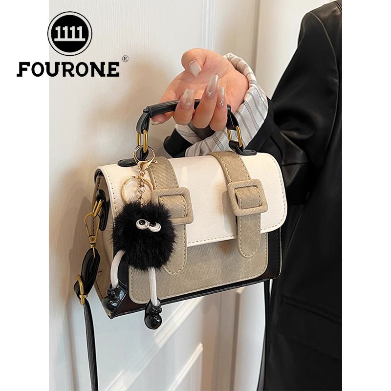 This year's popular bags for women are new, fashionable and high-end chain shoulder bags, retro versatile crossbody bags