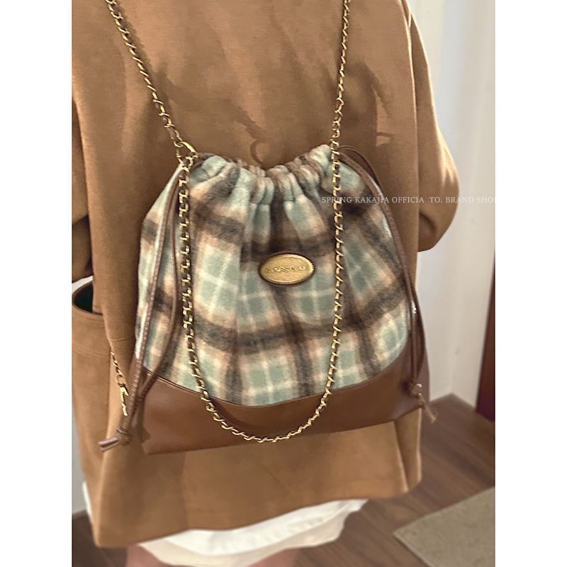 Retro College Style Backpack Women's Autumn and Winter 2023 New Trendy Korean Woolen Large Capacity Bucket Bag