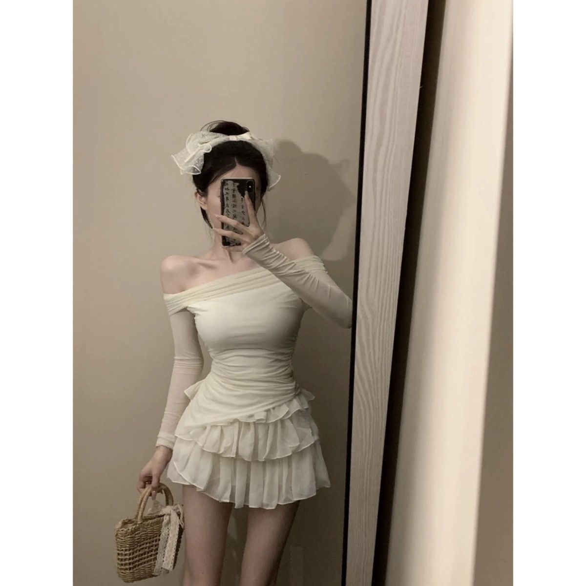 一字肩網紗長袖露肩上衣女秋季新款純欲甜辣妹性感蓬蓬短裙兩件套