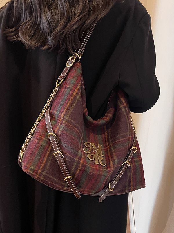 Large-capacity bag 2023 new fashion versatile backpack women's shoulder bag woolen casual outing travel backpack