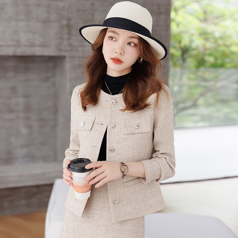 Fashionable and fragrant short coat for women 2023 autumn and winter commuting single-breasted temperament top and skirt two-piece set