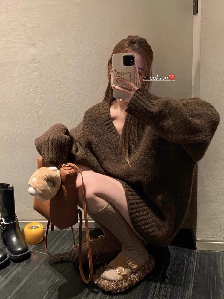 HEYGIRL黑哥 暖冬巧克力 慵懶軟糯V領大毛衣女秋套頭休閒針織上衣