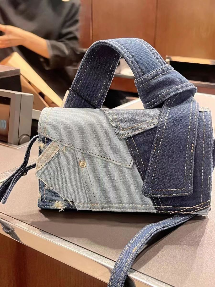 2023 Korean style design denim small square bag, contrasting color, versatile handbag, fashionable and stylish single shoulder crossbody bag for women