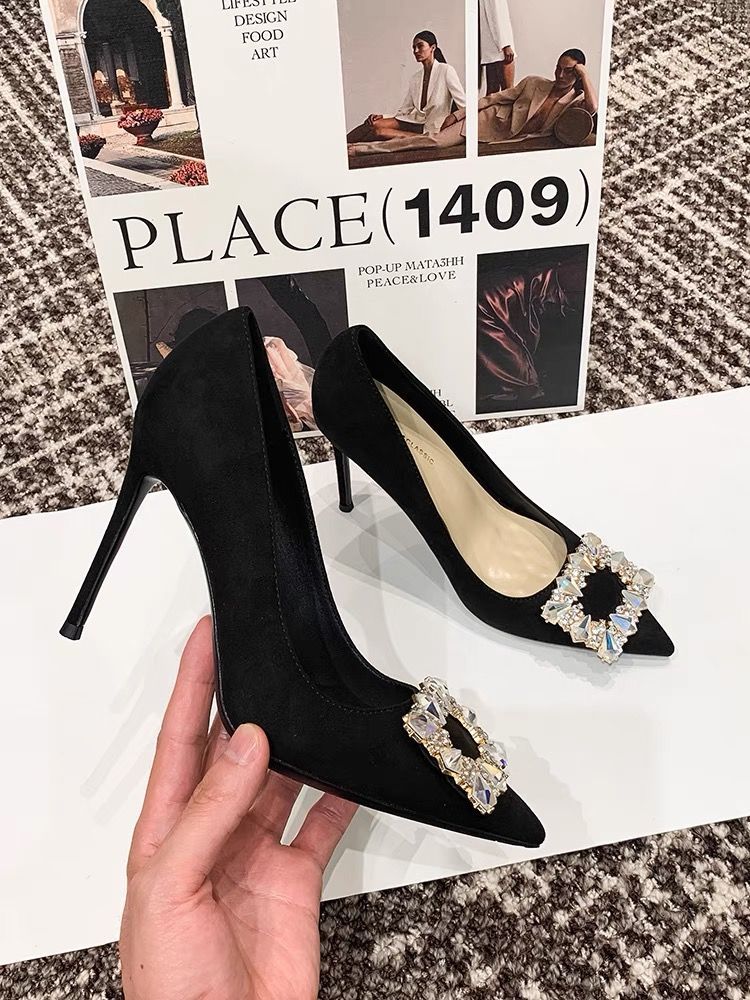 2023 autumn and winter new sexy pointed toe square buckle rhinestone new French black high-heeled shoes for women with professional temperament