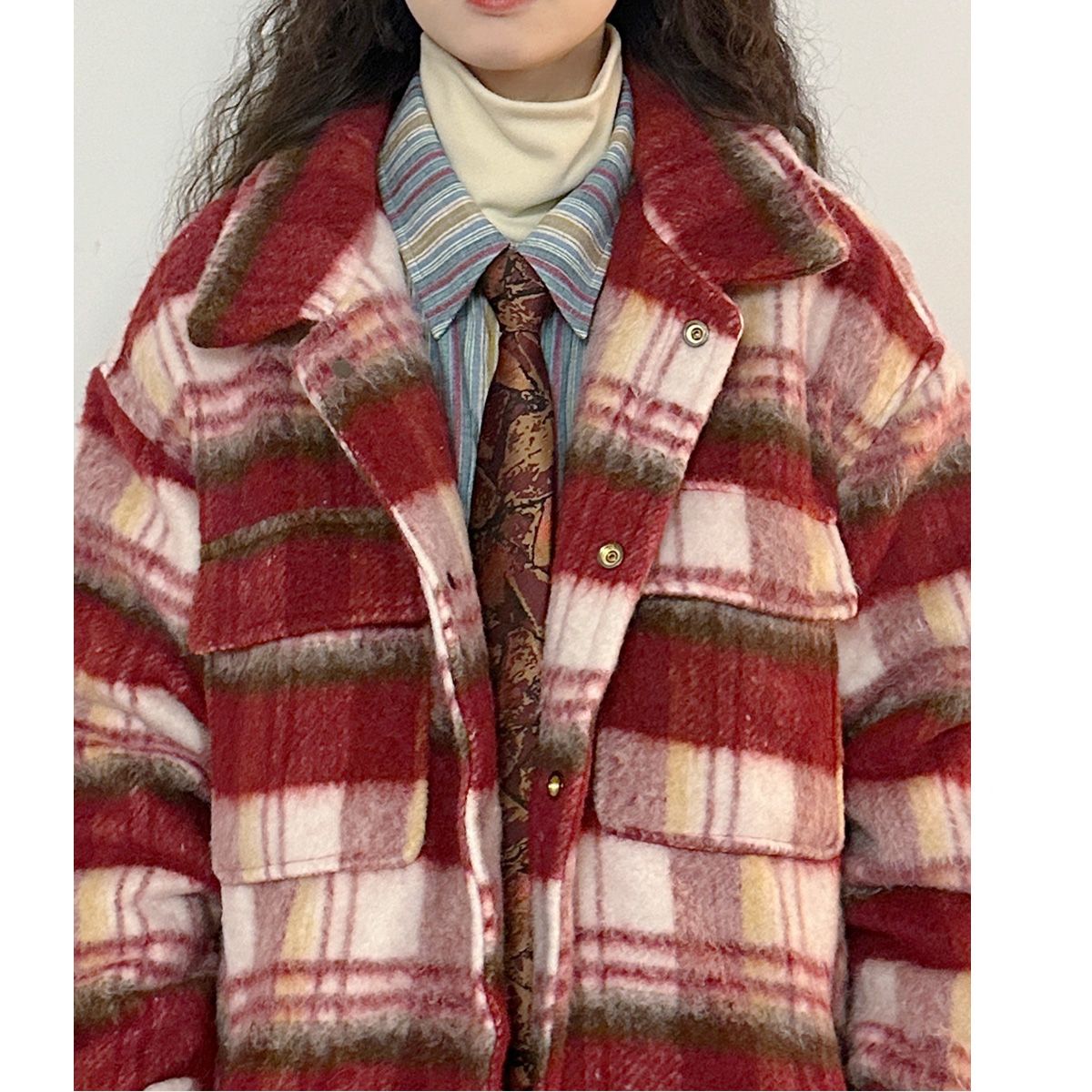 American retro red plaid brushed woolen jacket for women 2023 winter new style velvet thickened work jacket trendy