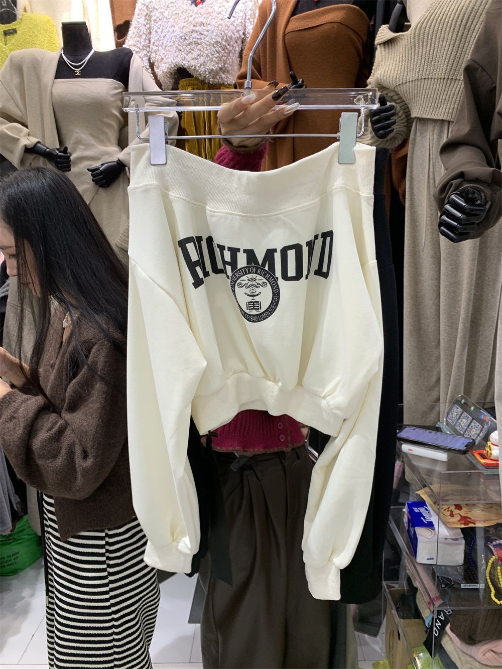 十三行女裝秋冬新款休閒顯瘦氣質時尚一字肩百搭短款長袖上衣