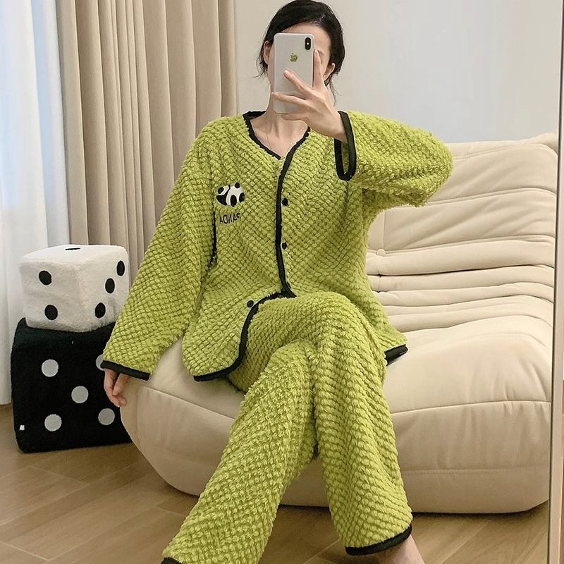 秋冬睡衣女新款加絨加厚珊瑚絨可愛綠色熊貓寬鬆保暖可外穿家居服