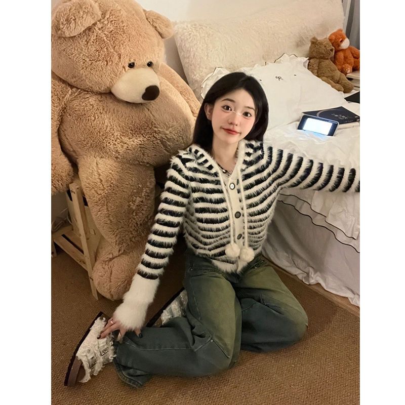 XJ家超好看新款條紋水貂毛毛衣女顯瘦短款慵懶風針織連帽開衫外套