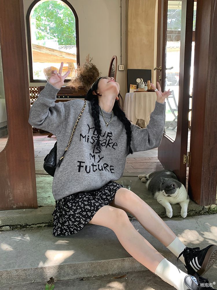 黑色字母套頭毛衣女軟糯設計感秋季新款慵懶風寬鬆圓領針織上衣