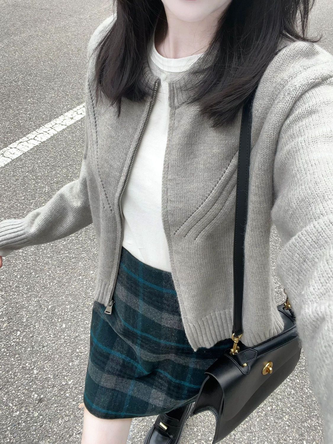 套裝女秋季新款韓系溫柔風短款針織開衫內搭t恤高腰半身裙兩件套