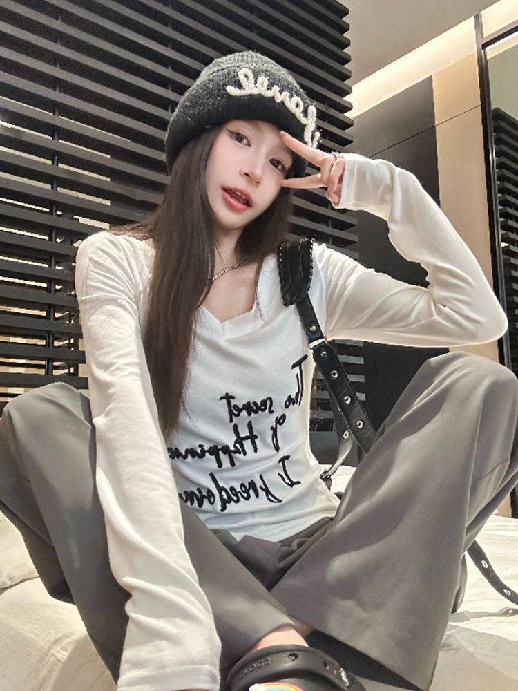 韓版百搭V領白色字母刺繡T恤女秋季2023新款美式長袖打底衫上衣潮