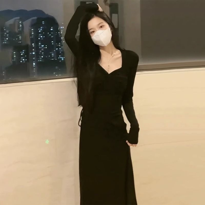 SHOPLAH秋季新款纯欲后妈包臀长裙辣妹法式高级感长袖连衣裙子女