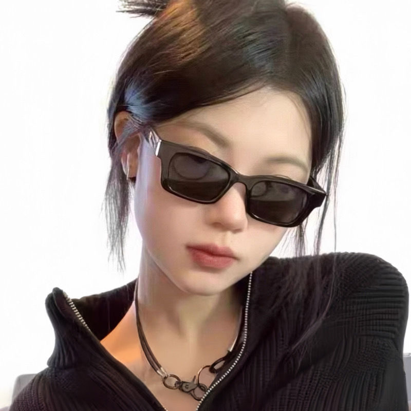 Hot girl retro European and American sunglasses for women, cool new style, small face, small frame, high-end anti-UV sunglasses