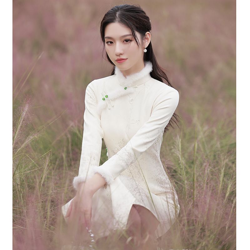 旗袍女冬季2023年新款加絨加厚年輕款改良毛領中式刺繡中國風長款