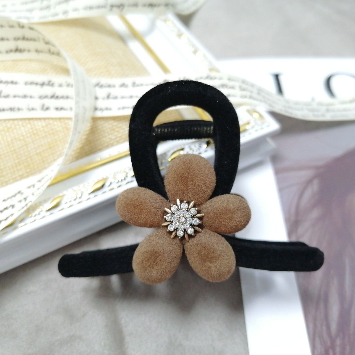 Beleza estilo chinês flor de ameixa garra feminina outono e inverno flores volta cérebro colher clipe tubarão alta qualidade_voghion.com