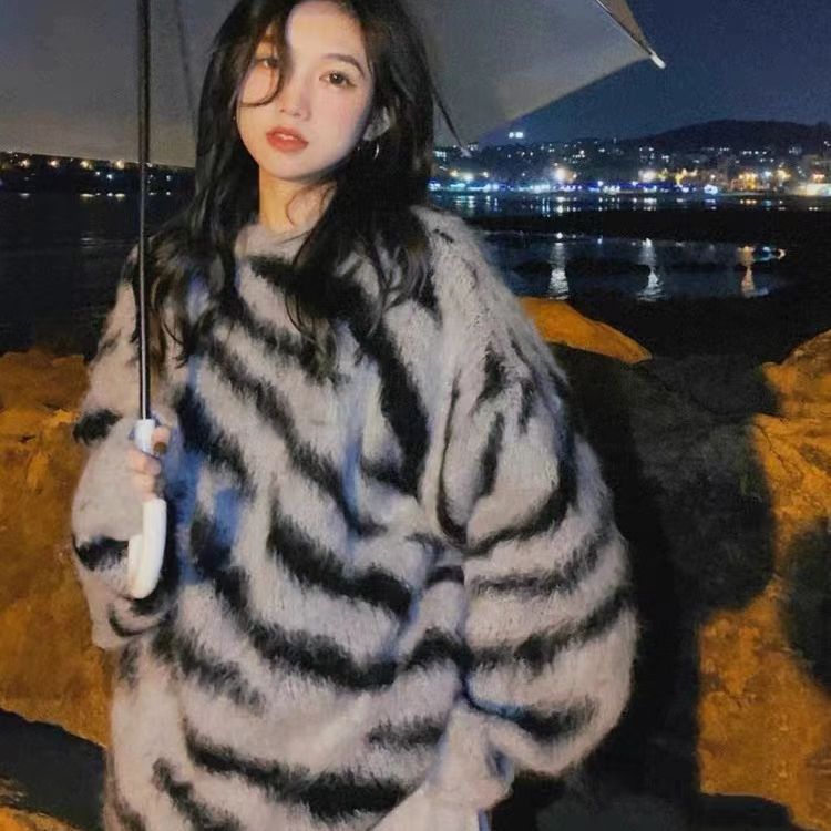 斑馬紋毛衣女中長款寬鬆2022秋冬新款慵懶風加厚軟糯針織衫上衣潮