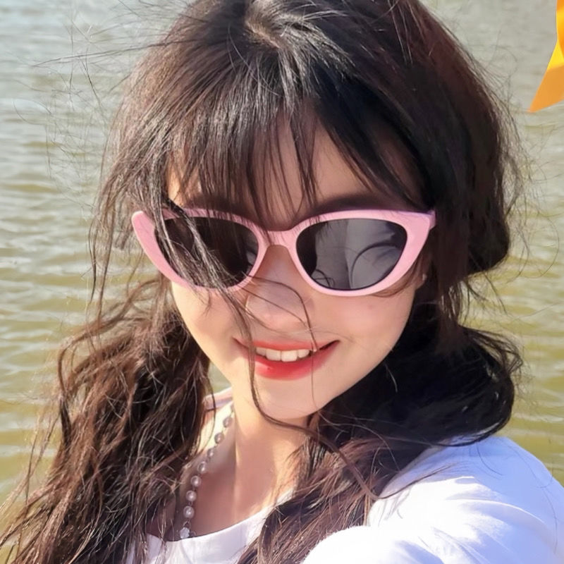 墨鏡女款高級感小臉歐美式復古黑色貓眼韓版新款網紅太陽眼鏡辣妹
