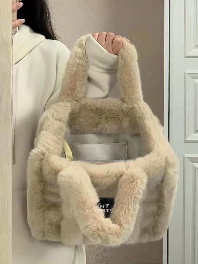 2023 Winter New Cute Furry Handbag Large Capacity Casual Versatile Shopping Commuting Crossbody Tote Plush Bag